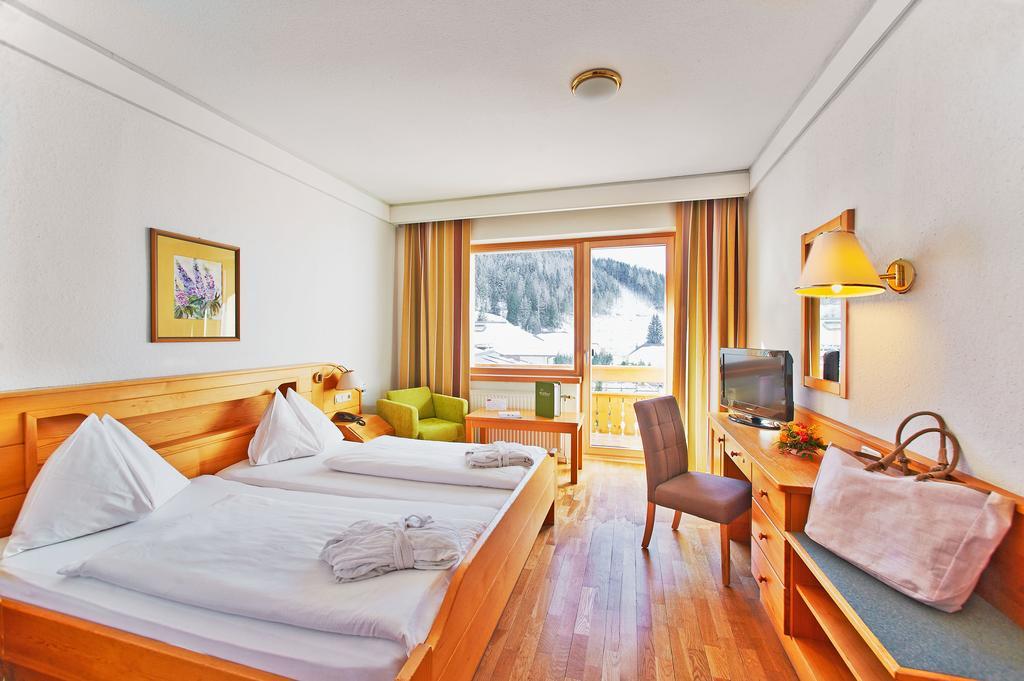 Hotel Nockresort Bad Kleinkirchheim Bagian luar foto